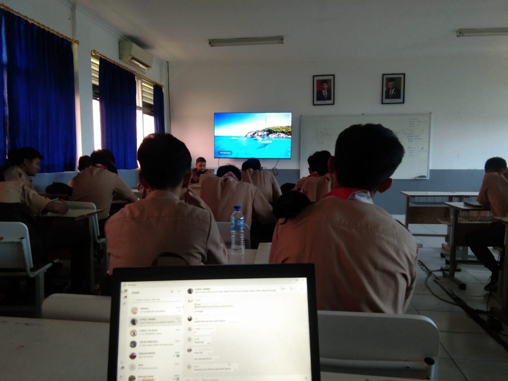 kegiatan p5 dihari jumat, merancang ide dari setiap permasalahan yang sudah ditentukan dimasing masing kelompok